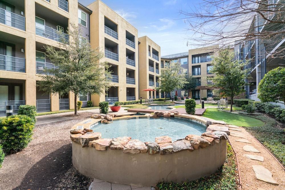 Kasa Dallas Medical District Apartments