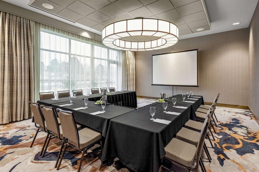 Embassy Suites by Hilton Jonesboro - Arkansas State