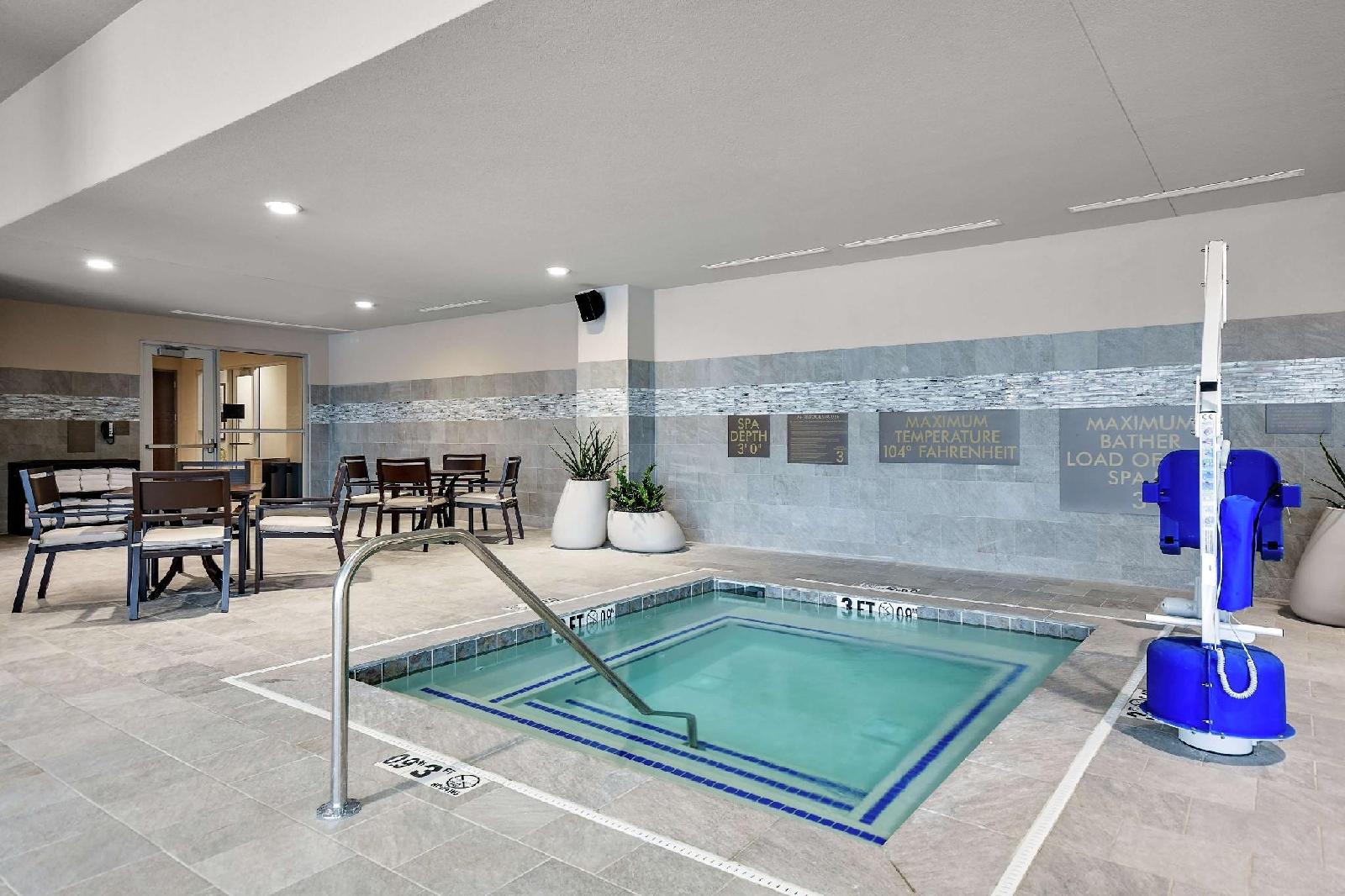 Embassy Suites by Hilton Jonesboro - Arkansas State