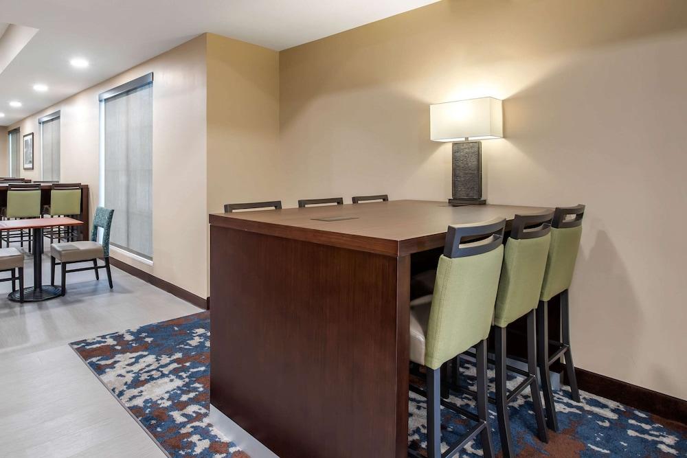 Comfort Inn And Suites Isu