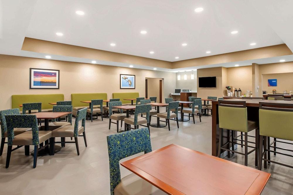 Comfort Inn And Suites Isu