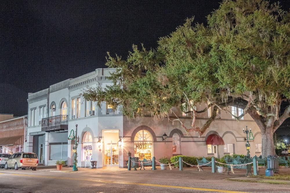 The Oak Park Inn