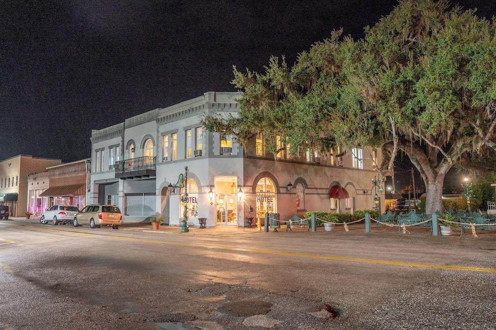 The Oak Park Inn