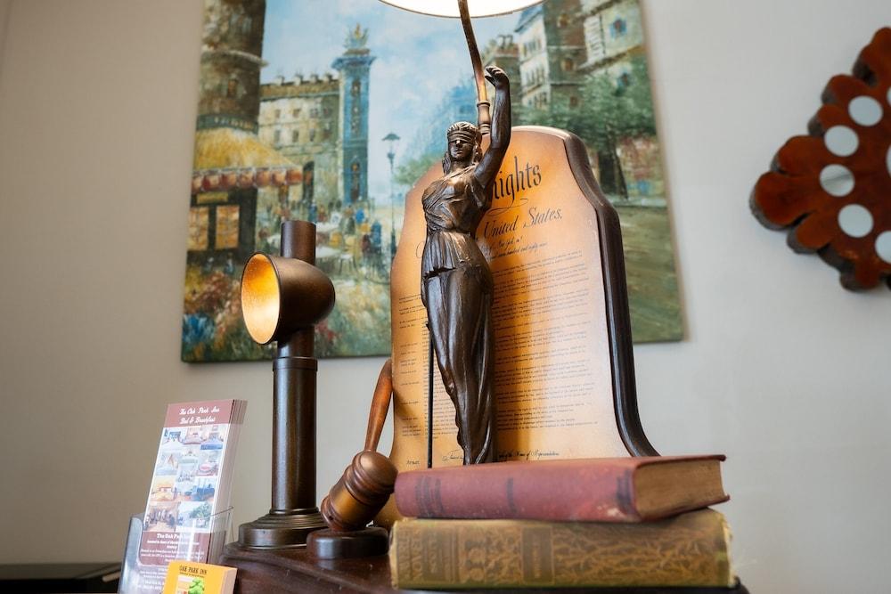 The Oak Park Inn