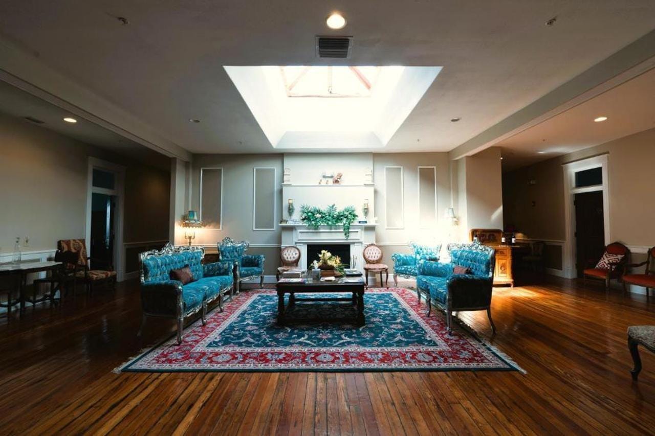 The Oak Park Inn