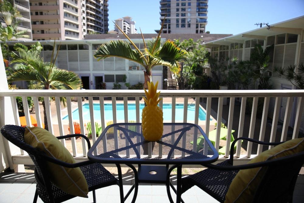 Pagoda Waikiki