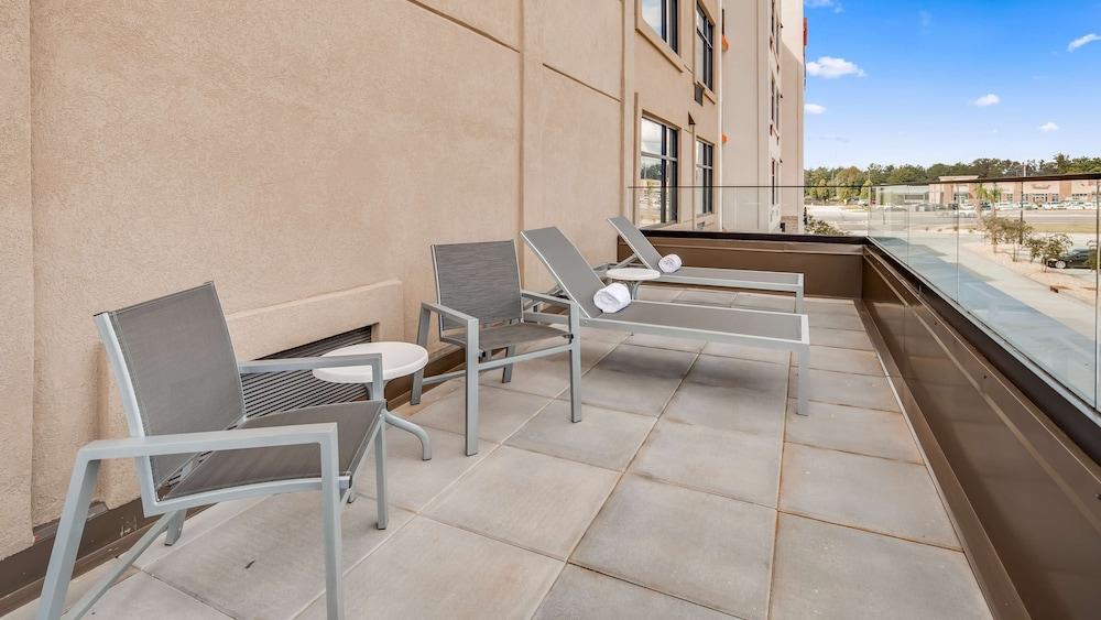 Best Western Plus Executive Residency Rigby's Water World Hotel