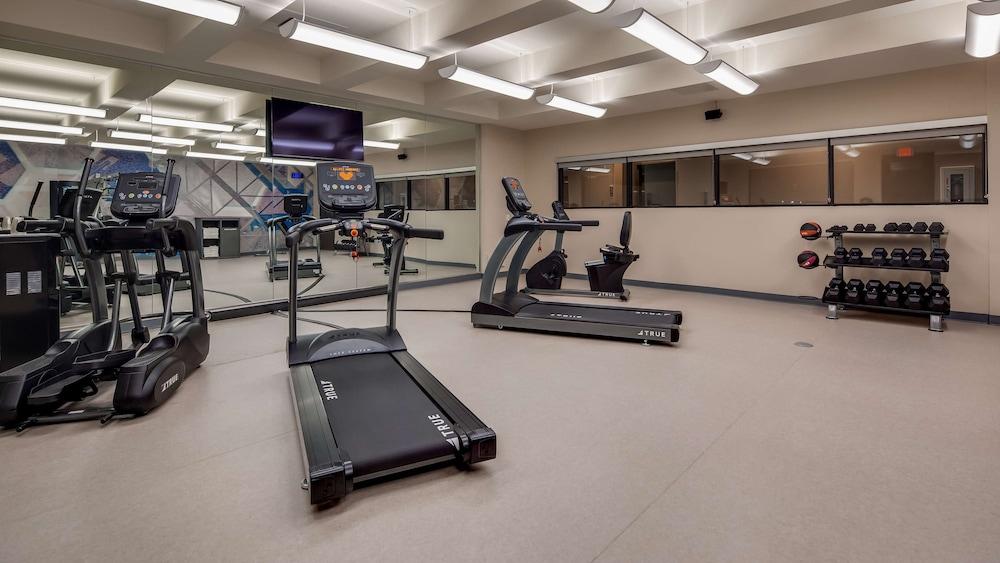 Best Western Plus Executive Residency Rigby's Water World Hotel