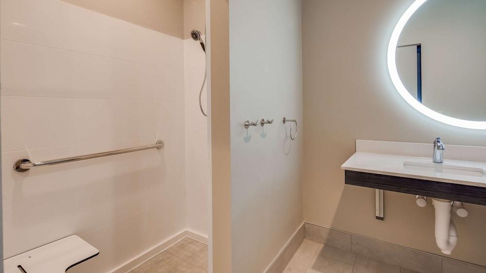 Best Western Plus Executive Residency Rigby's Water World Hotel