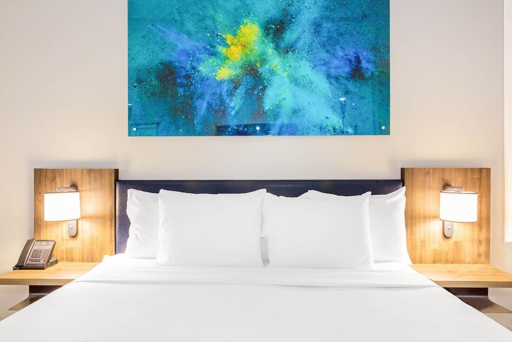 La Quinta Inn & Suites by Wyndham Miramar Beach