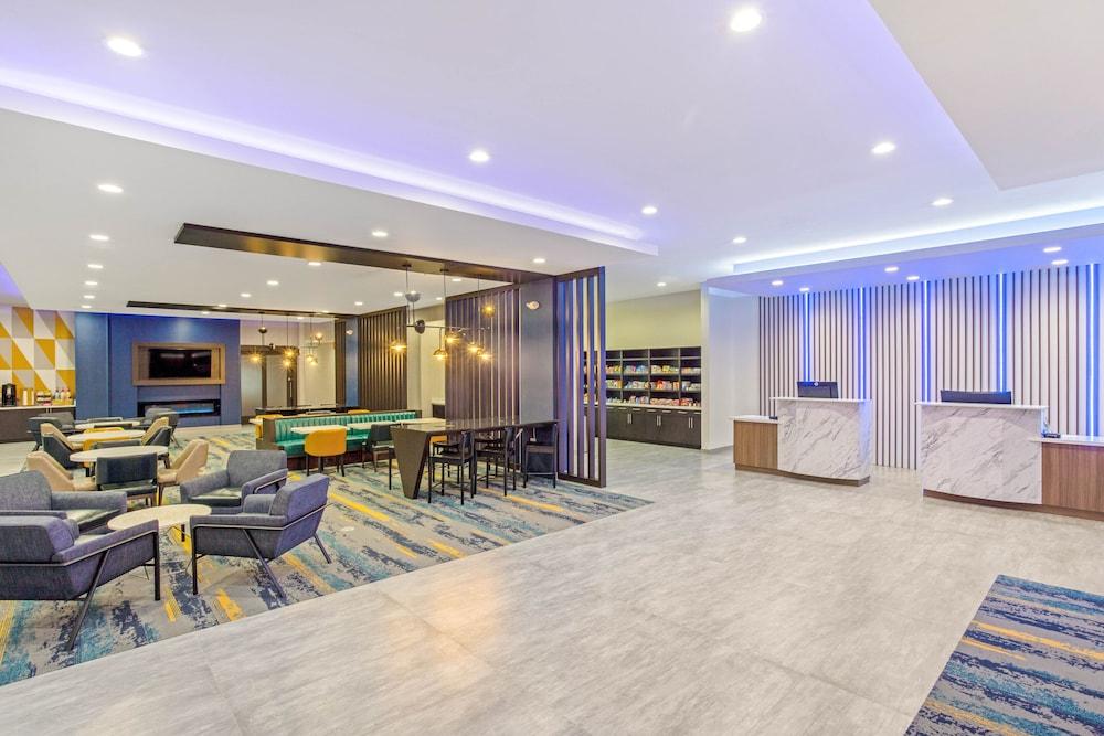 La Quinta Inn & Suites by Wyndham Miramar Beach