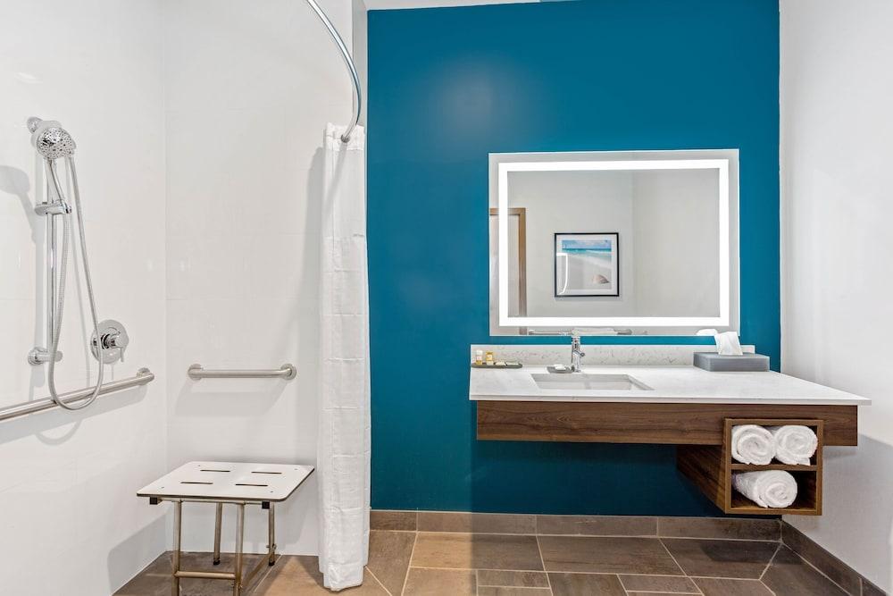 La Quinta Inn & Suites by Wyndham Miramar Beach