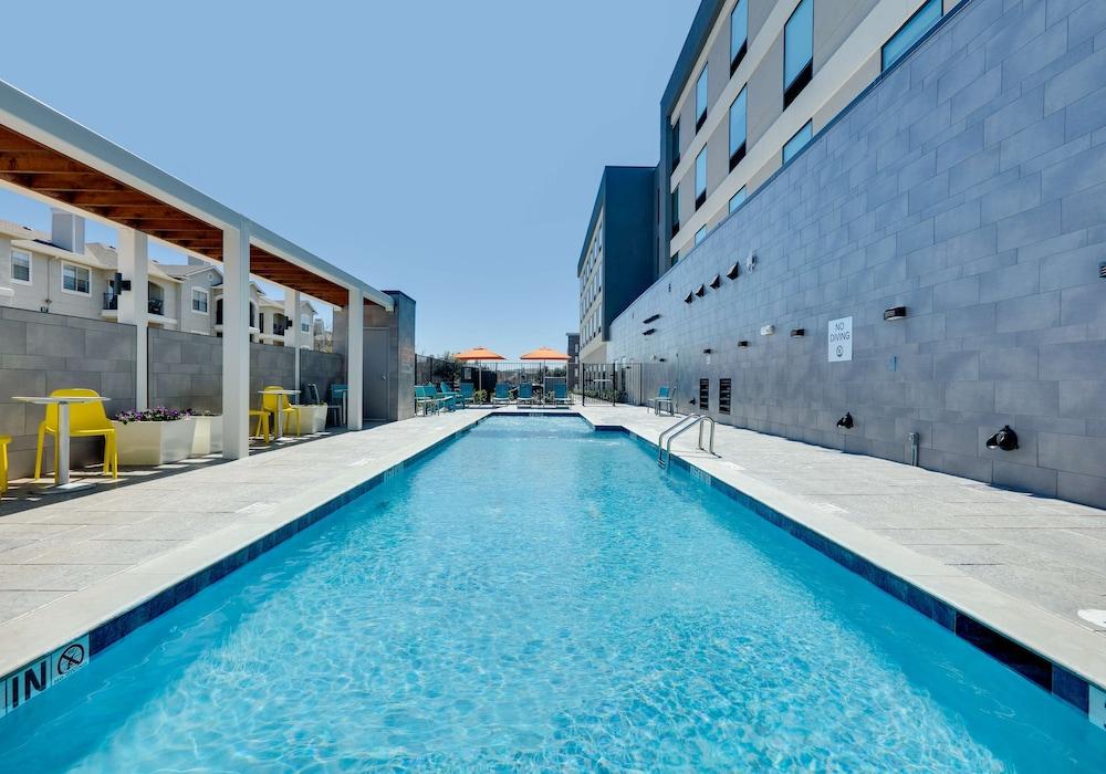Tru by Hilton Euless DFW West