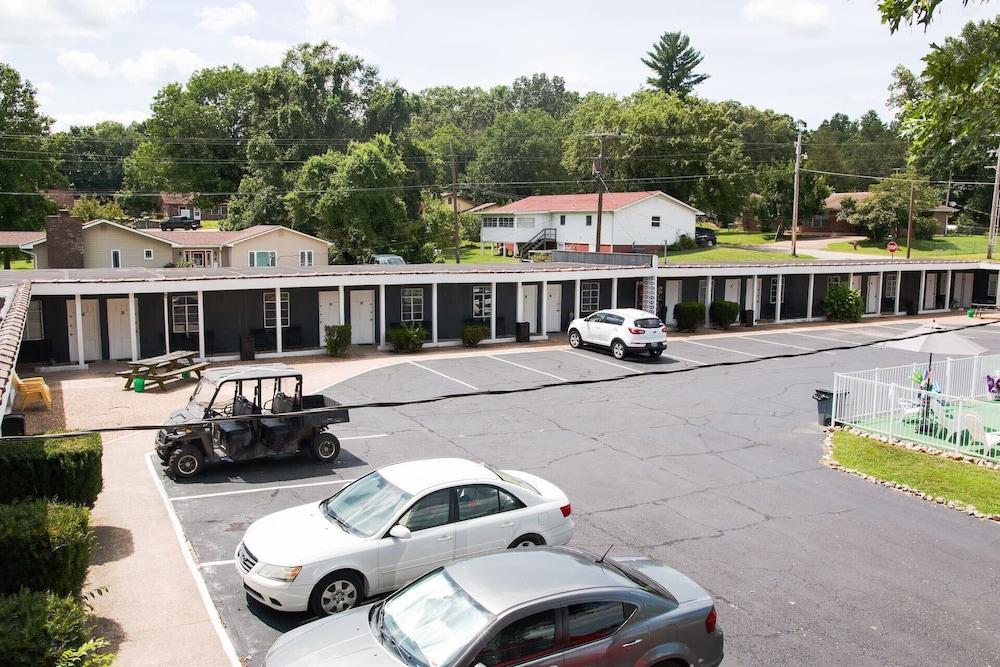 Current River Inn
