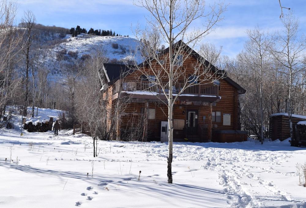 The Aspen Moose Vacation Cabin