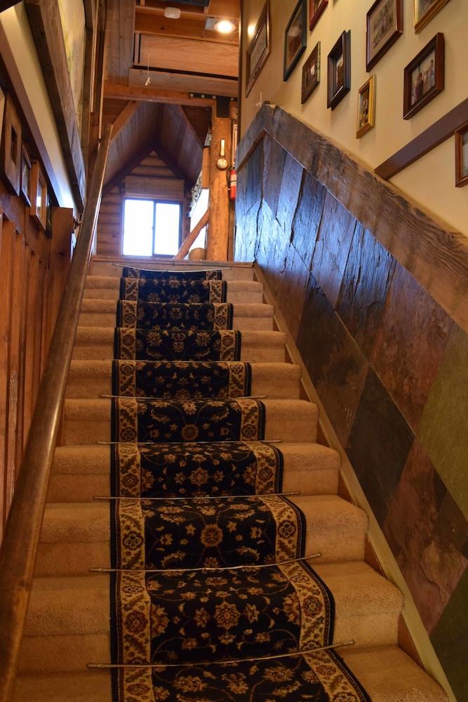 The Aspen Moose Vacation Cabin