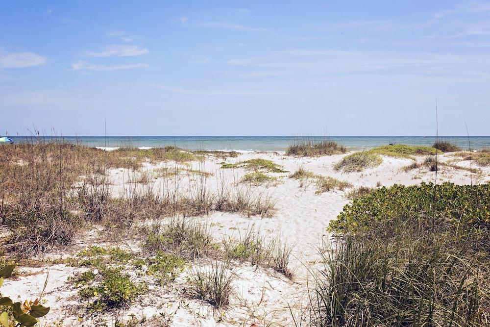 Coco Sands Beachside Cottages