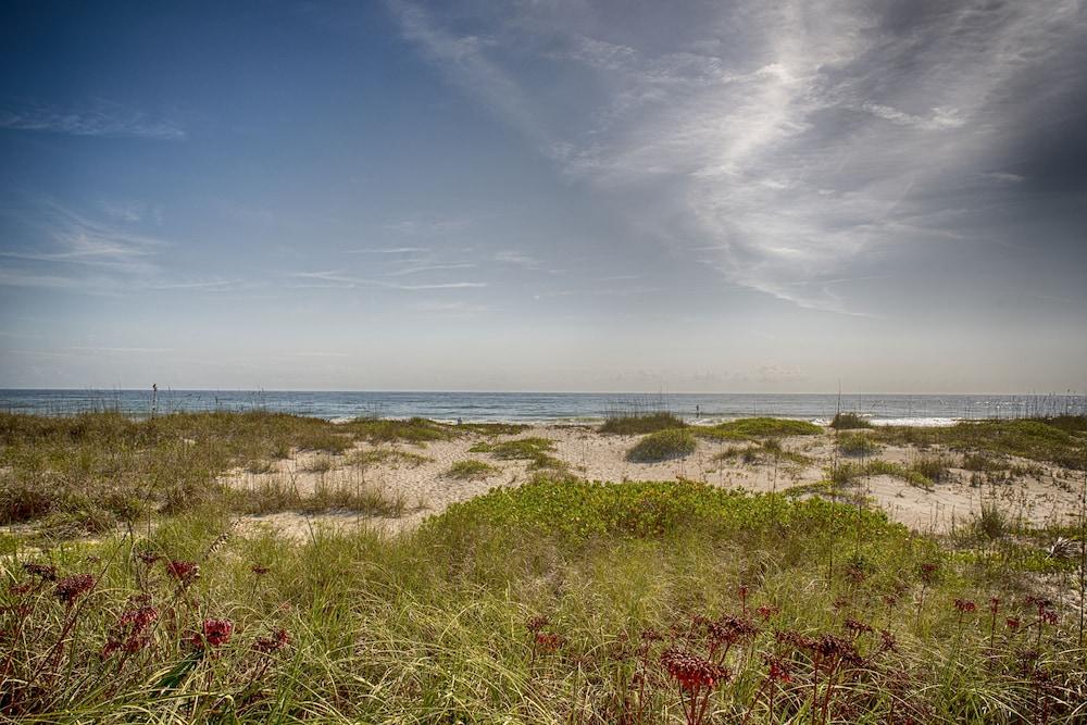 Coco Sands Beachside Cottages