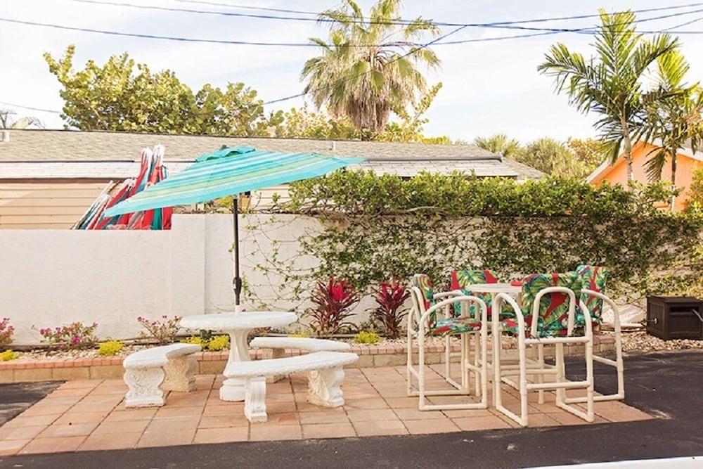 Coco Sands Beachside Cottages