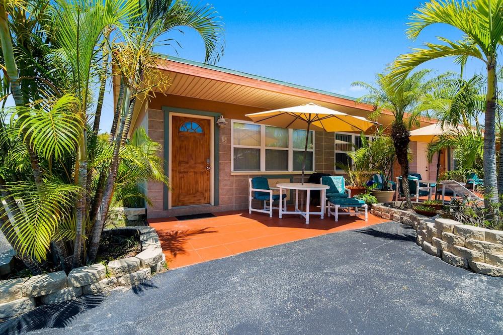 Coco Sands Beachside Cottages