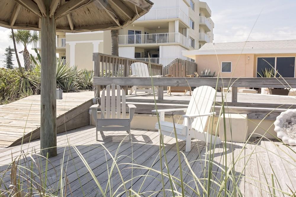 Coco Sands Beachside Cottages