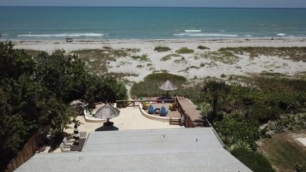 Coco Sands Beachside Cottages