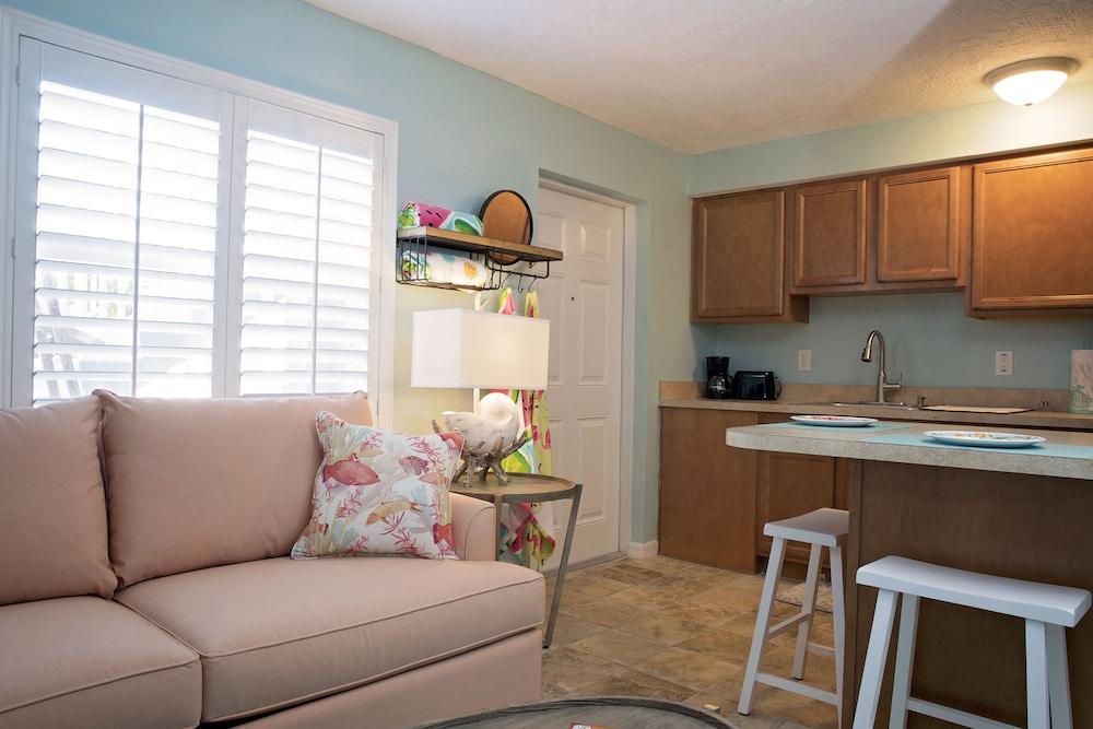 Coco Sands Beachside Cottages