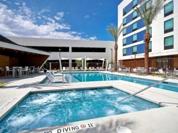 Hampton Inn & Suites Las Vegas Convention Center