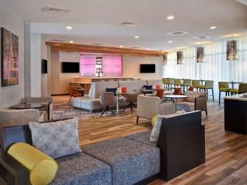 Hampton Inn & Suites Las Vegas Convention Center