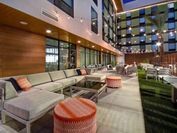 Hampton Inn & Suites Las Vegas Convention Center