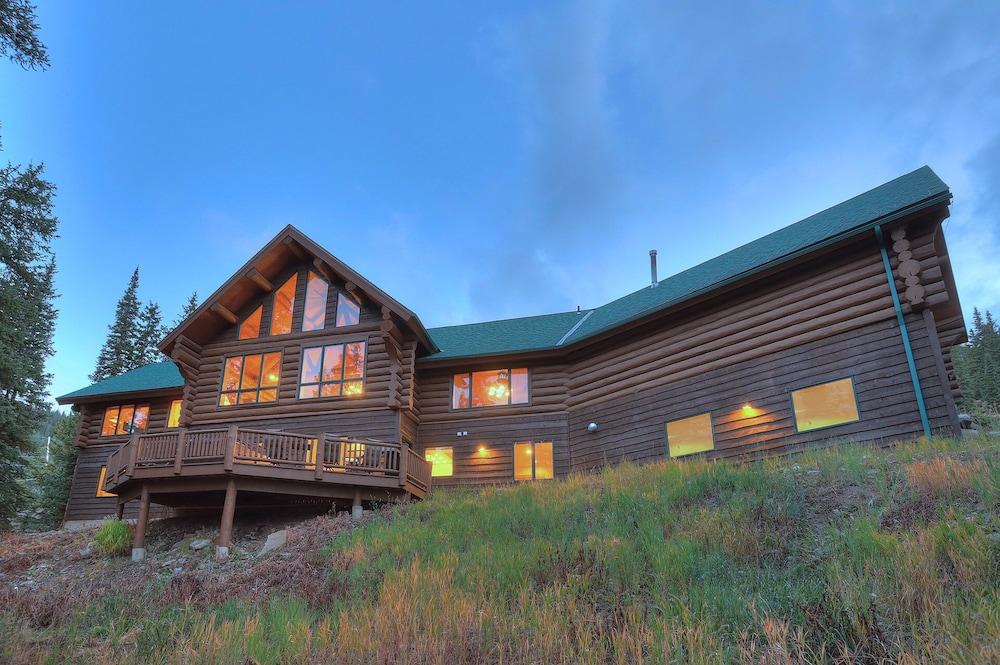 Pine Forest Lodge