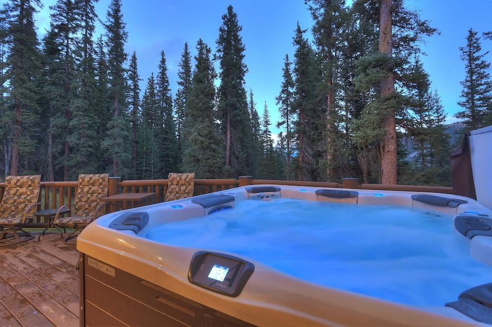 Pine Forest Lodge