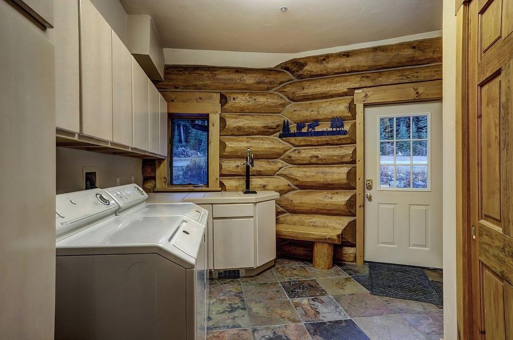 Pine Forest Lodge