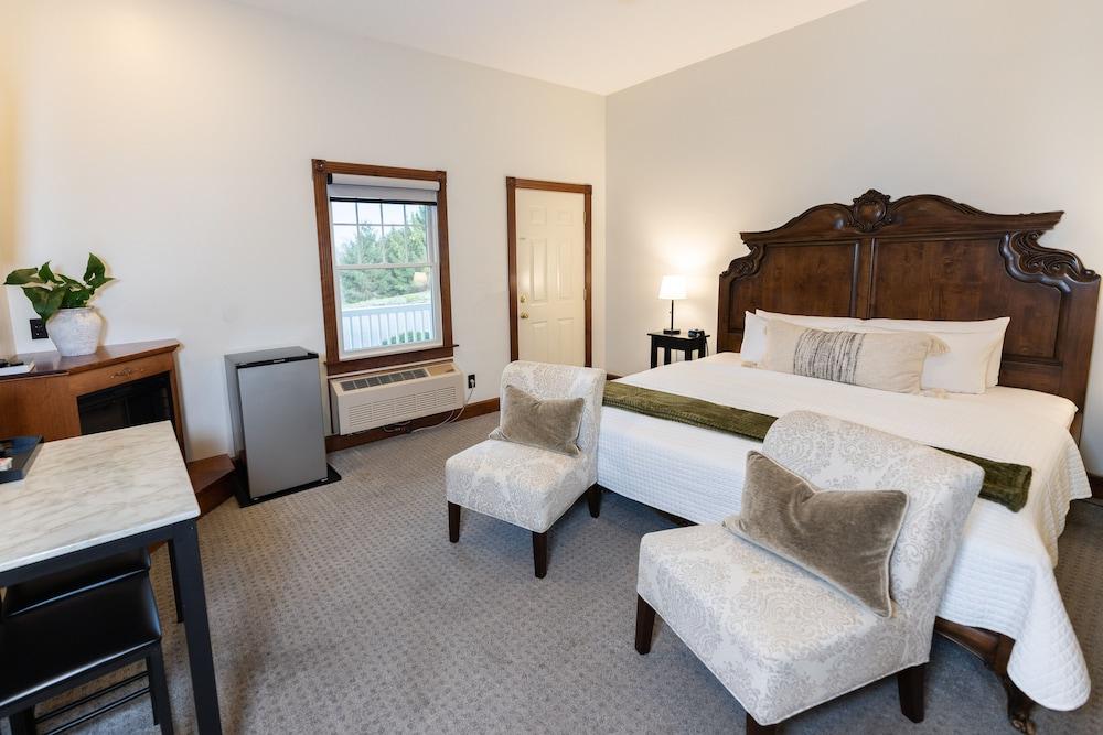 Hillside Inn