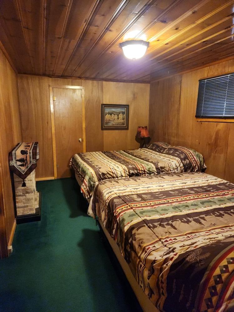 Eagle Nest Fly Shack & Lodge