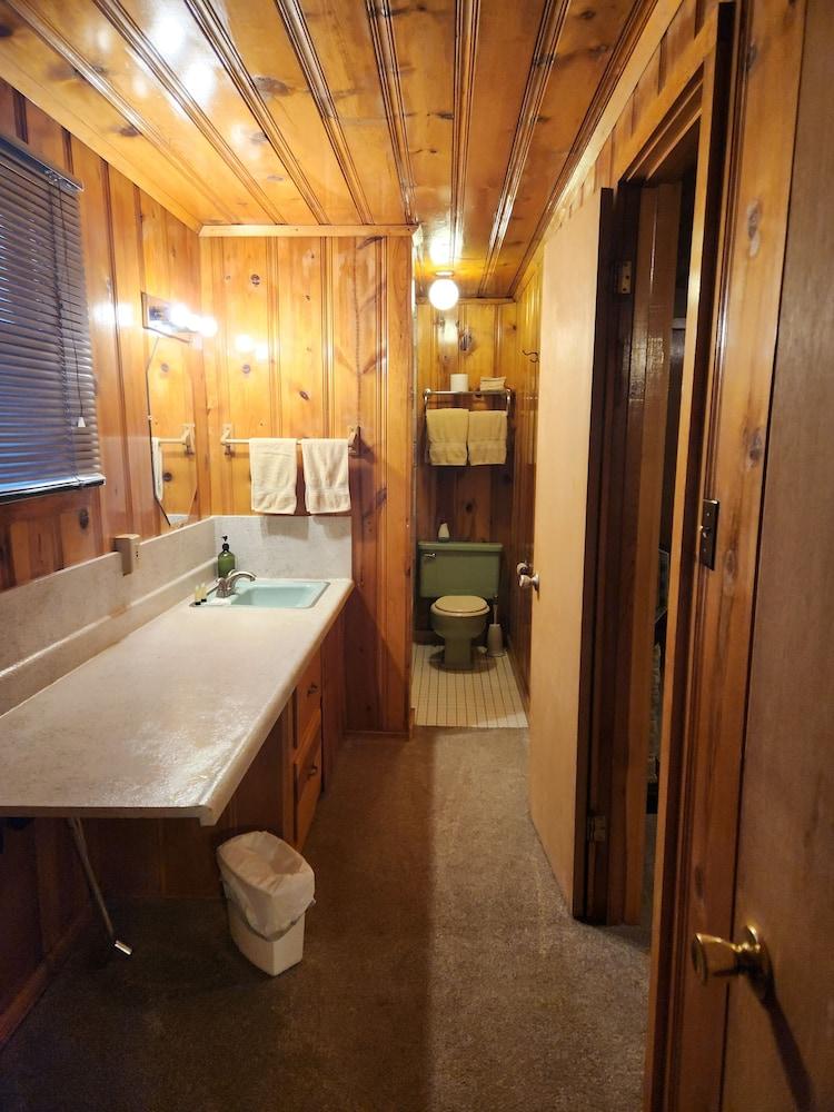 Eagle Nest Fly Shack & Lodge