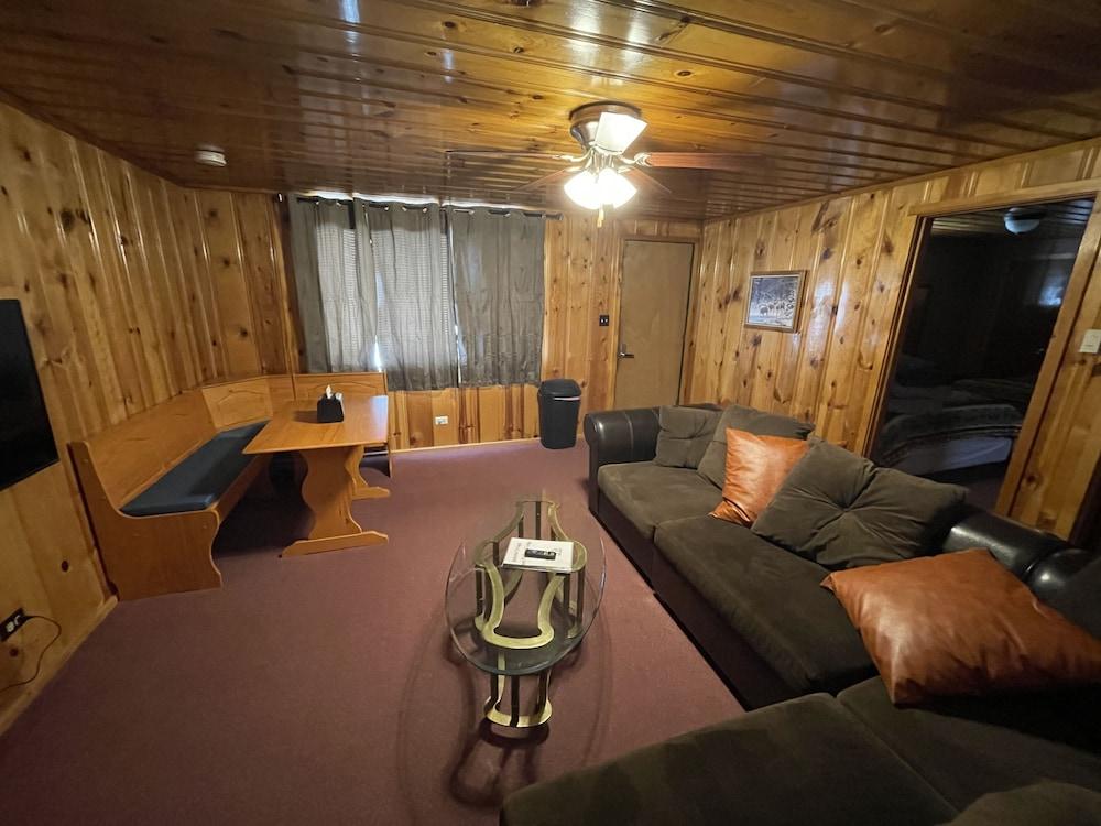 Eagle Nest Fly Shack & Lodge