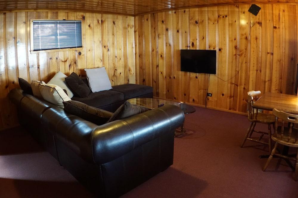 Eagle Nest Fly Shack & Lodge