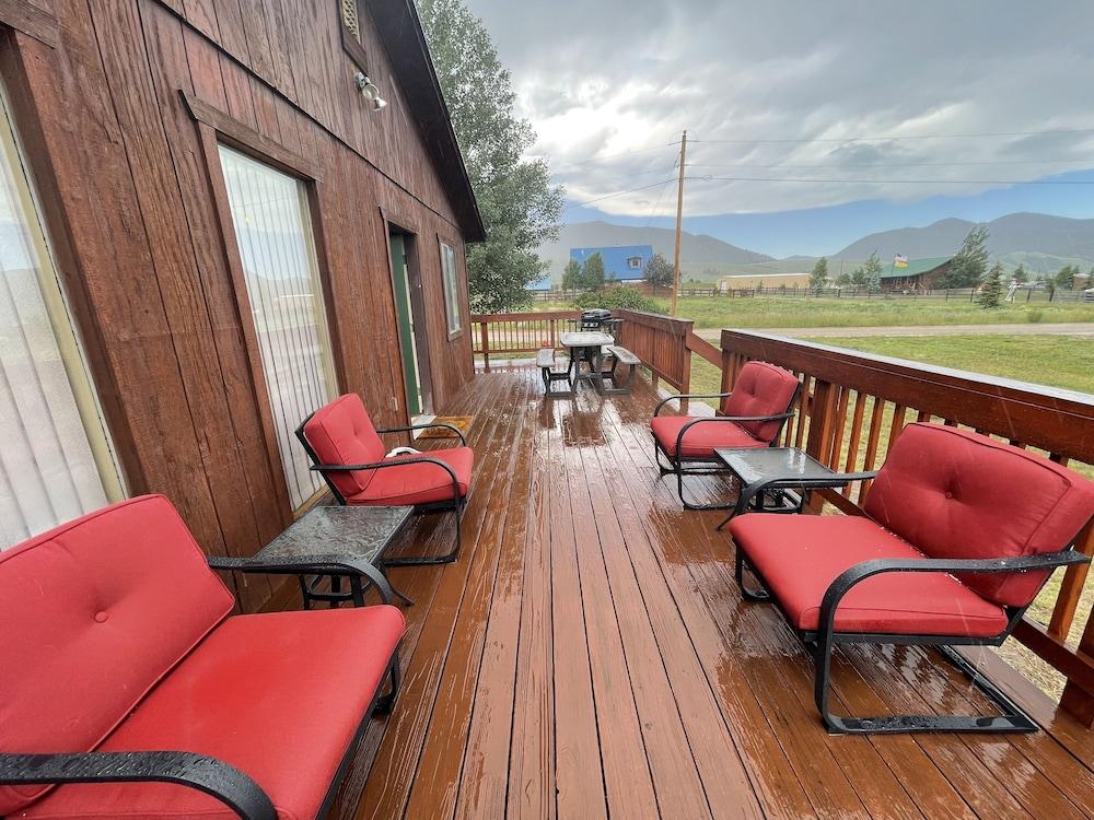 Eagle Nest Fly Shack & Lodge