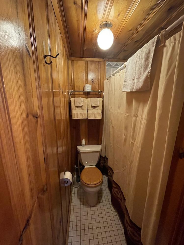 Eagle Nest Fly Shack & Lodge
