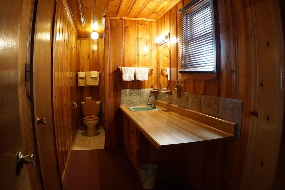 Eagle Nest Fly Shack & Lodge