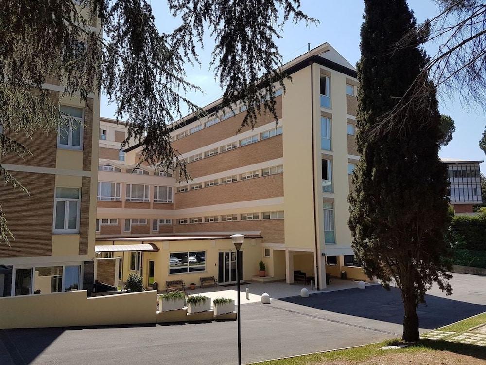 Vatican Area Oasis Holiday Rooms and Apartments