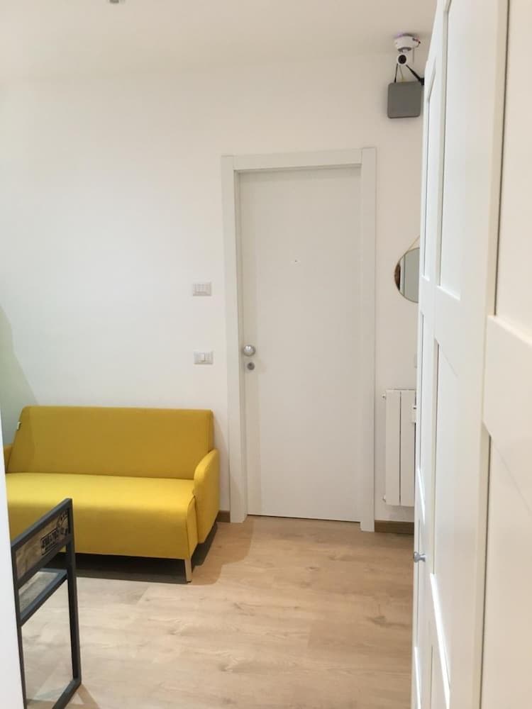 Verrazzano 37 Guest House