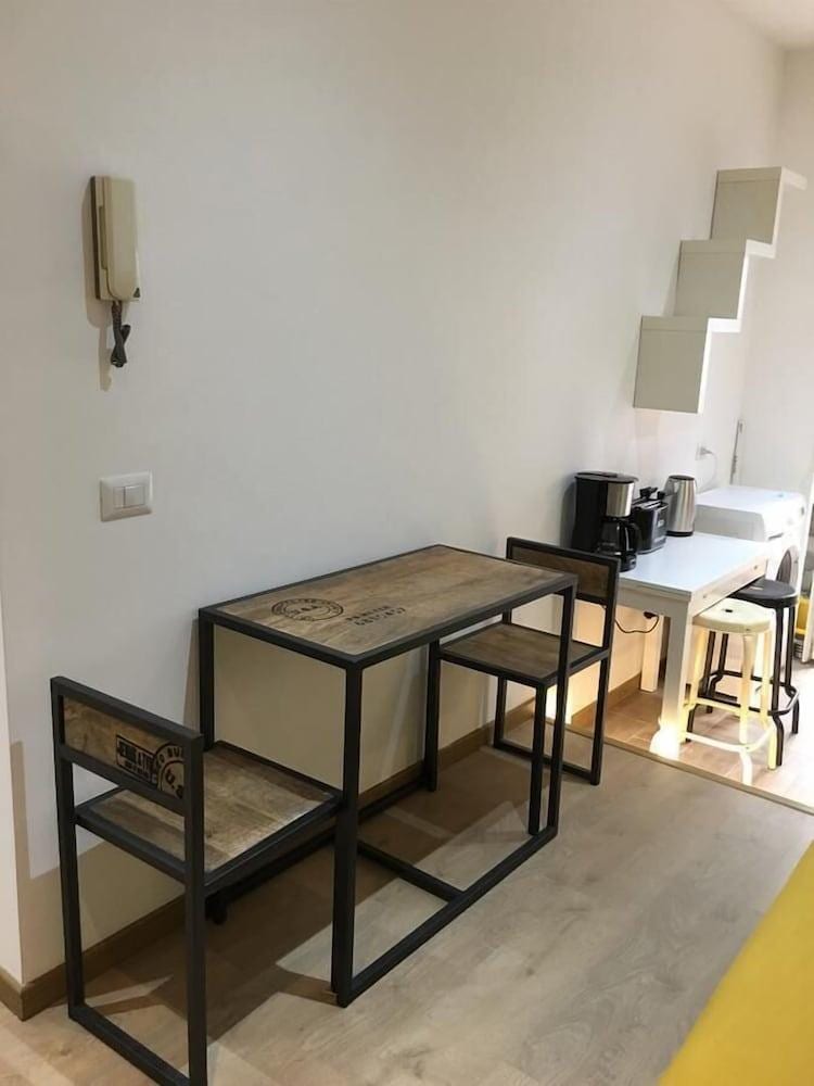 Verrazzano 37 Guest House
