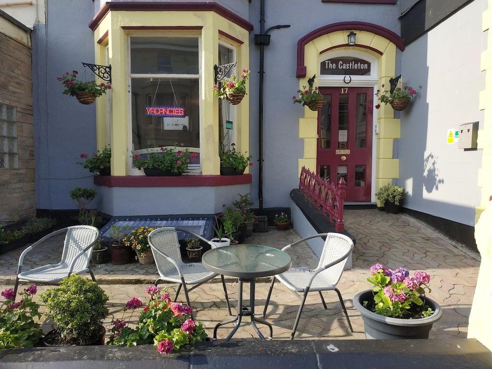 Castleton Hotel