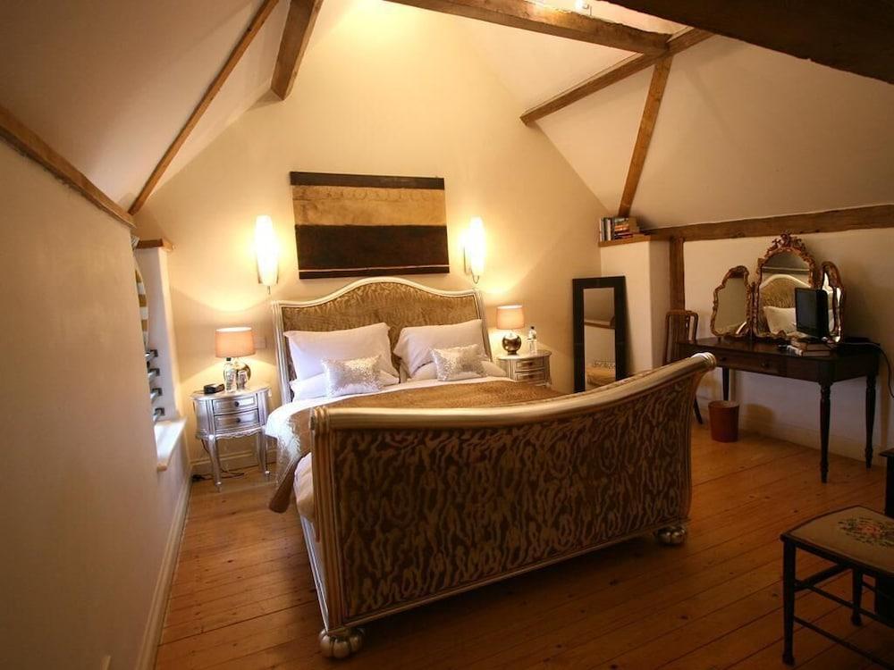The Fat Fox Inn