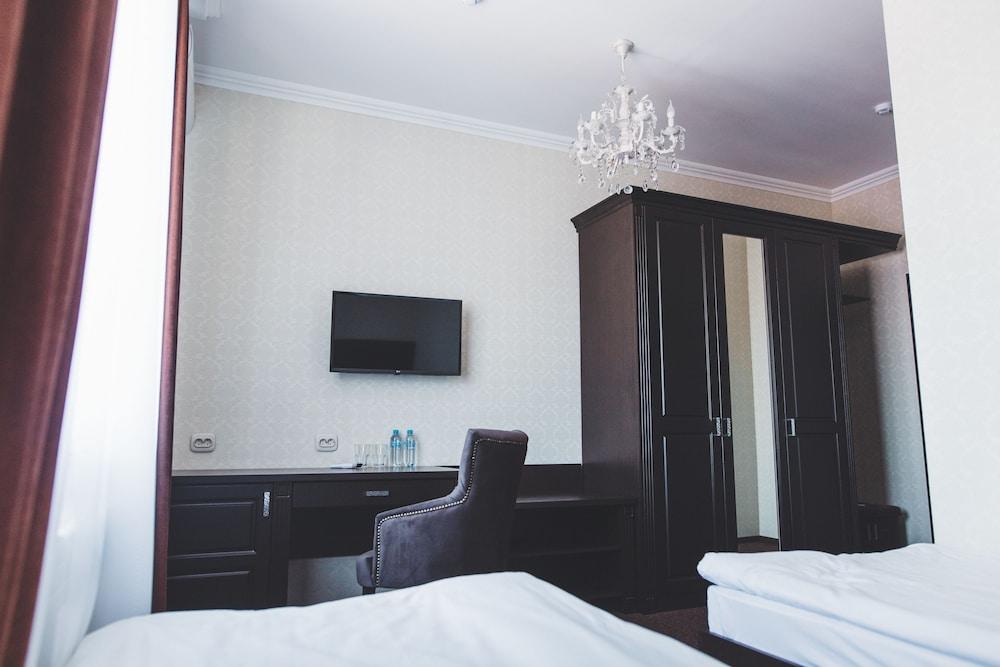 Oscar Hotel