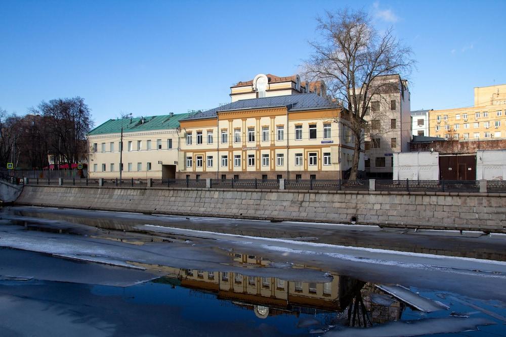 Gesten Hotel
