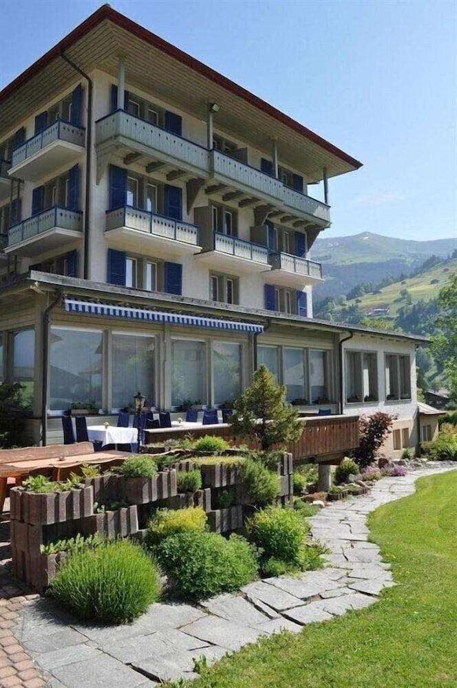 Park Hotel Bellevue Lenk