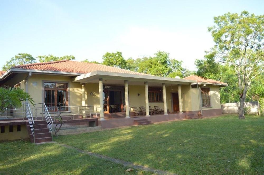 The Lake View Bungalow Yala